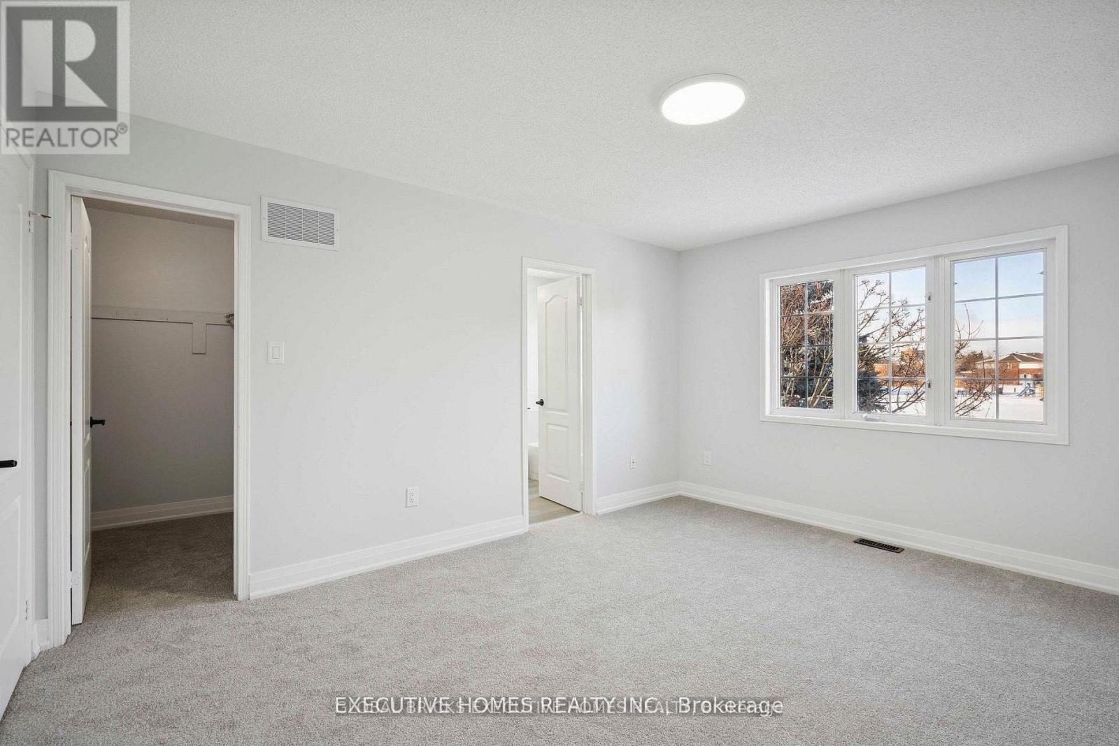 60 - 2665 Thomas Street Property Photo 7