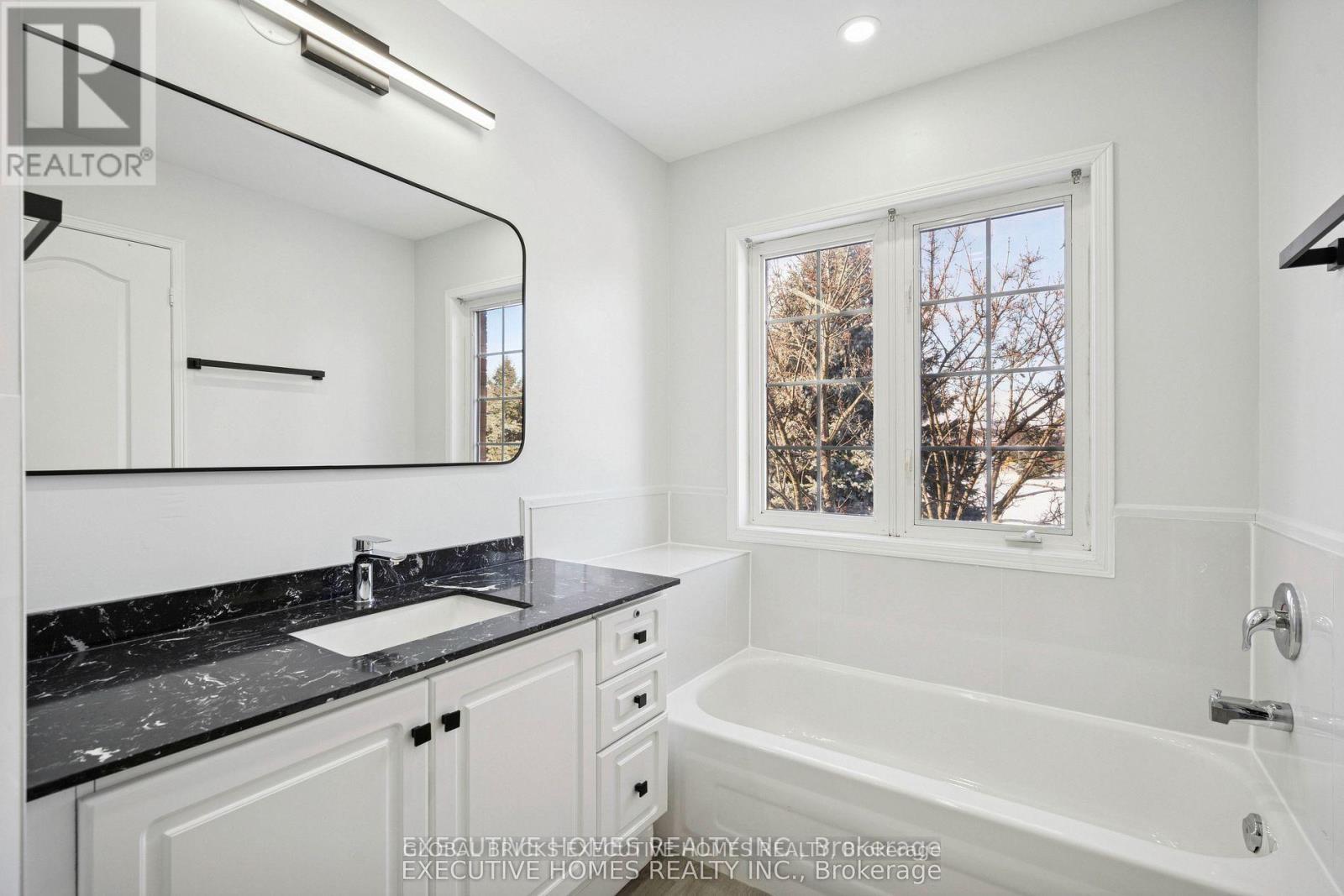 60 - 2665 Thomas Street Property Photo 10