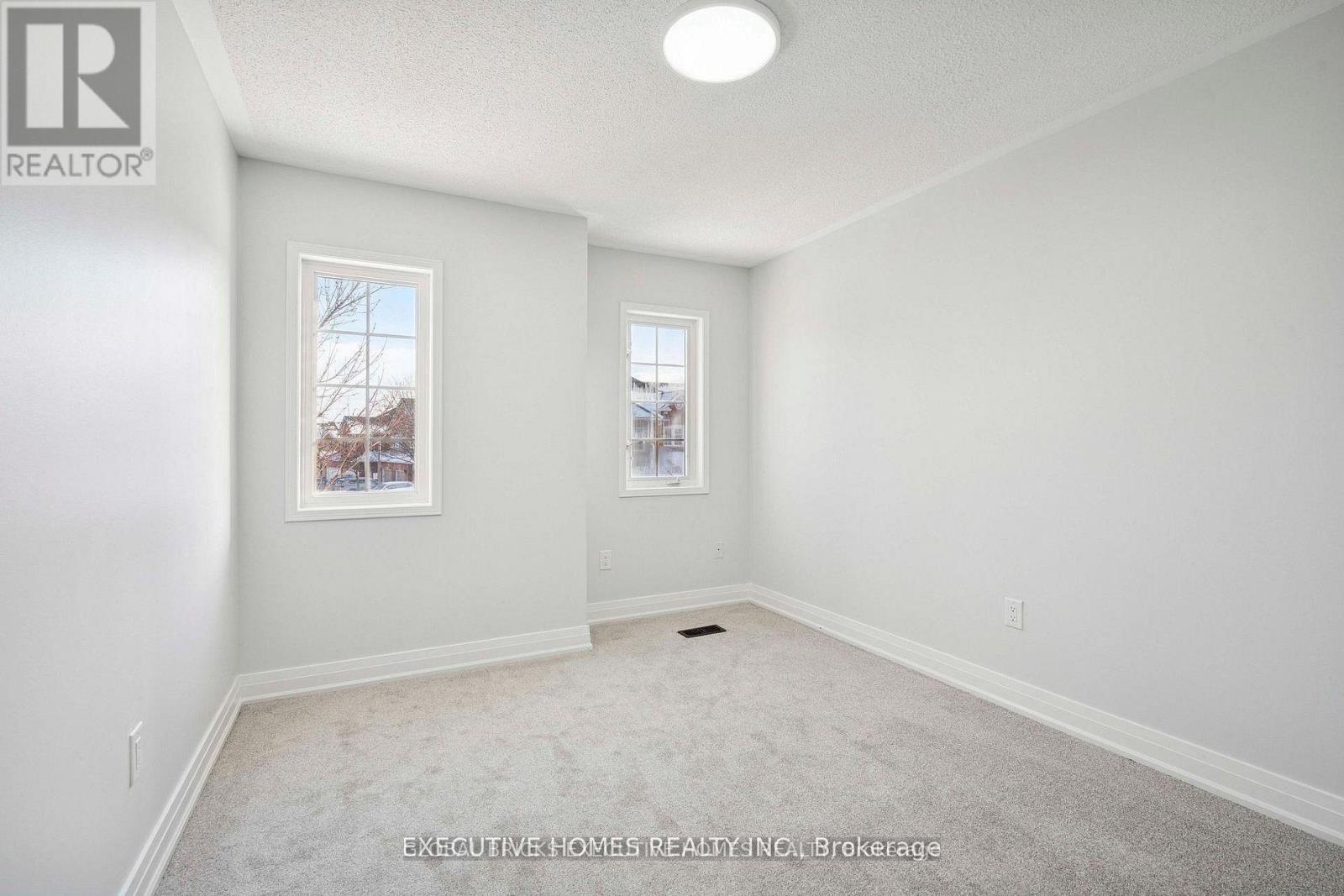 60 - 2665 Thomas Street Property Photo 16