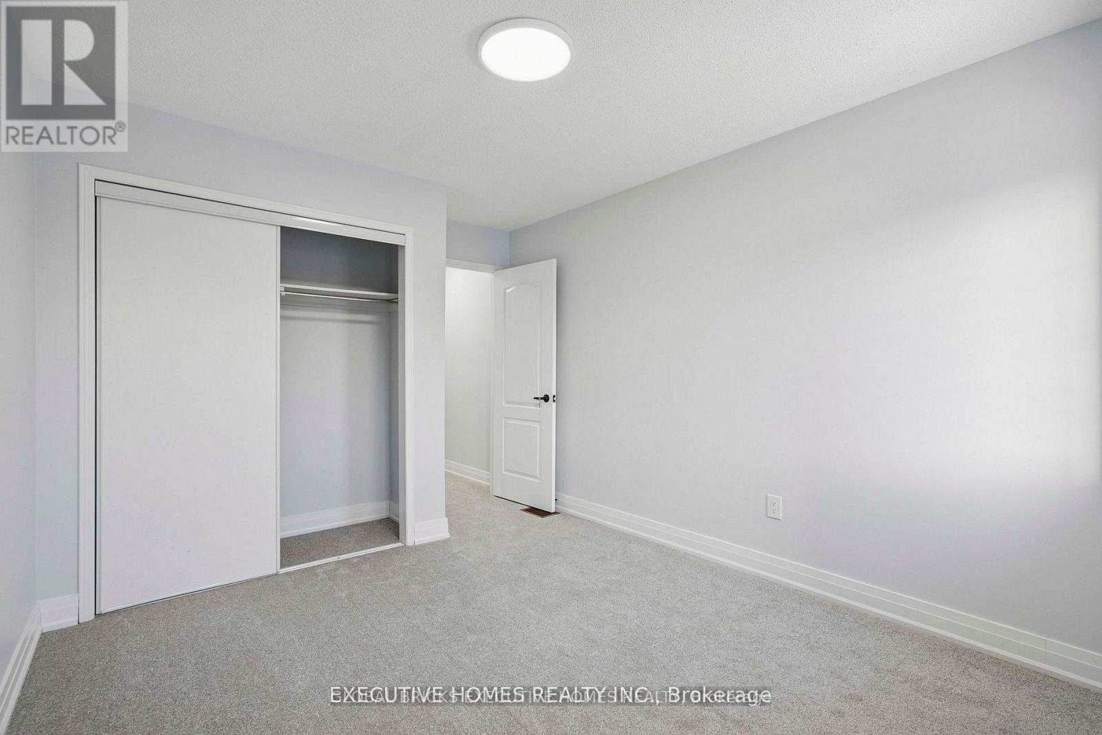 60 - 2665 Thomas Street Property Photo 17