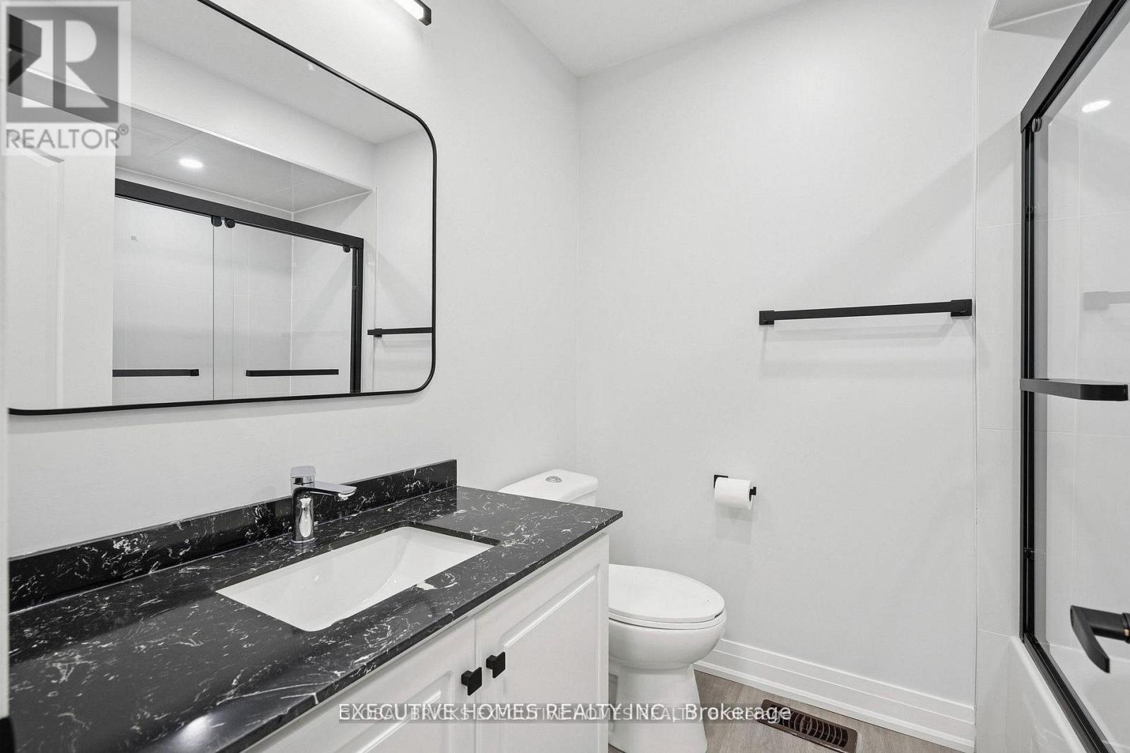 60 - 2665 Thomas Street Property Photo 18