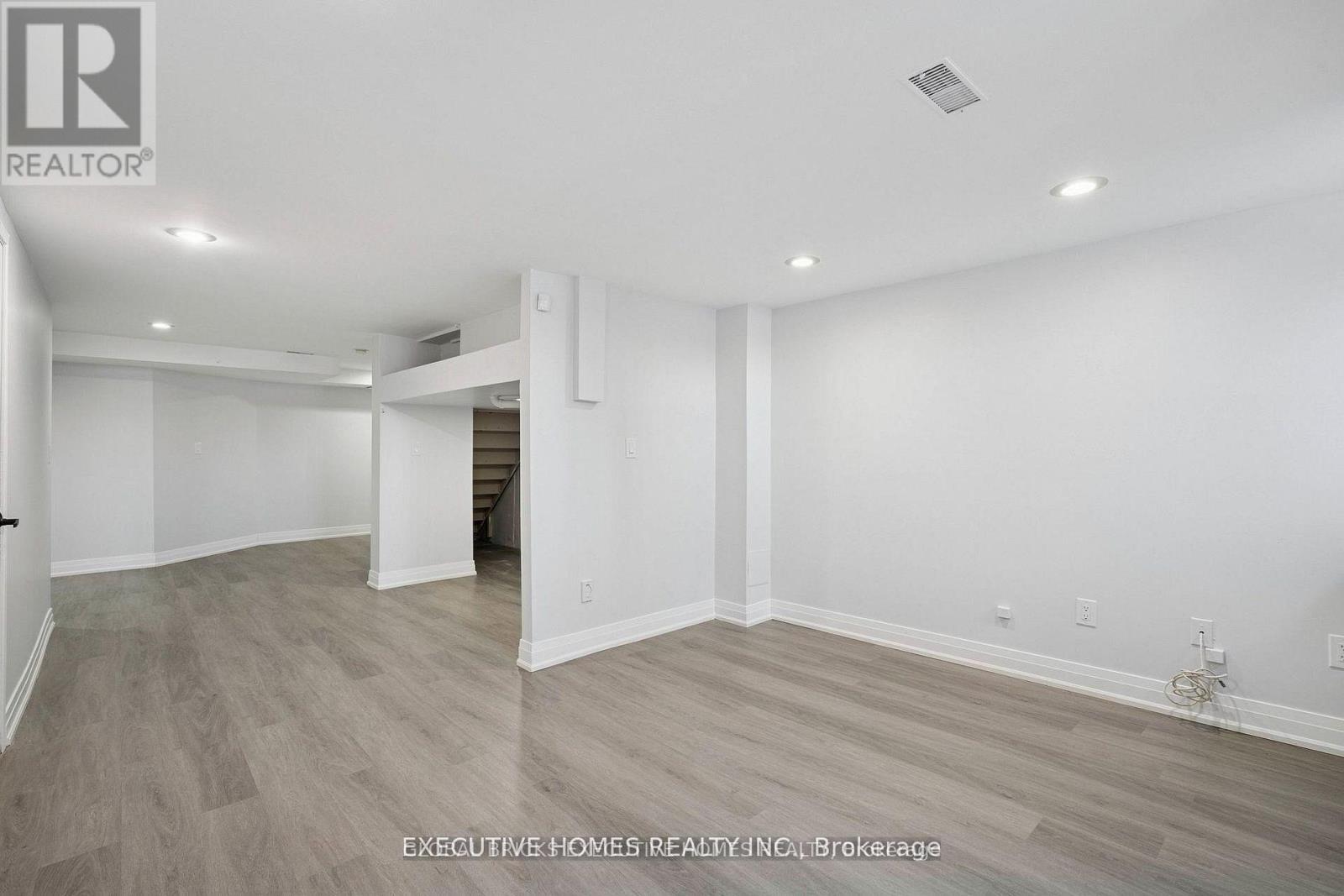 60 - 2665 Thomas Street Property Photo 20