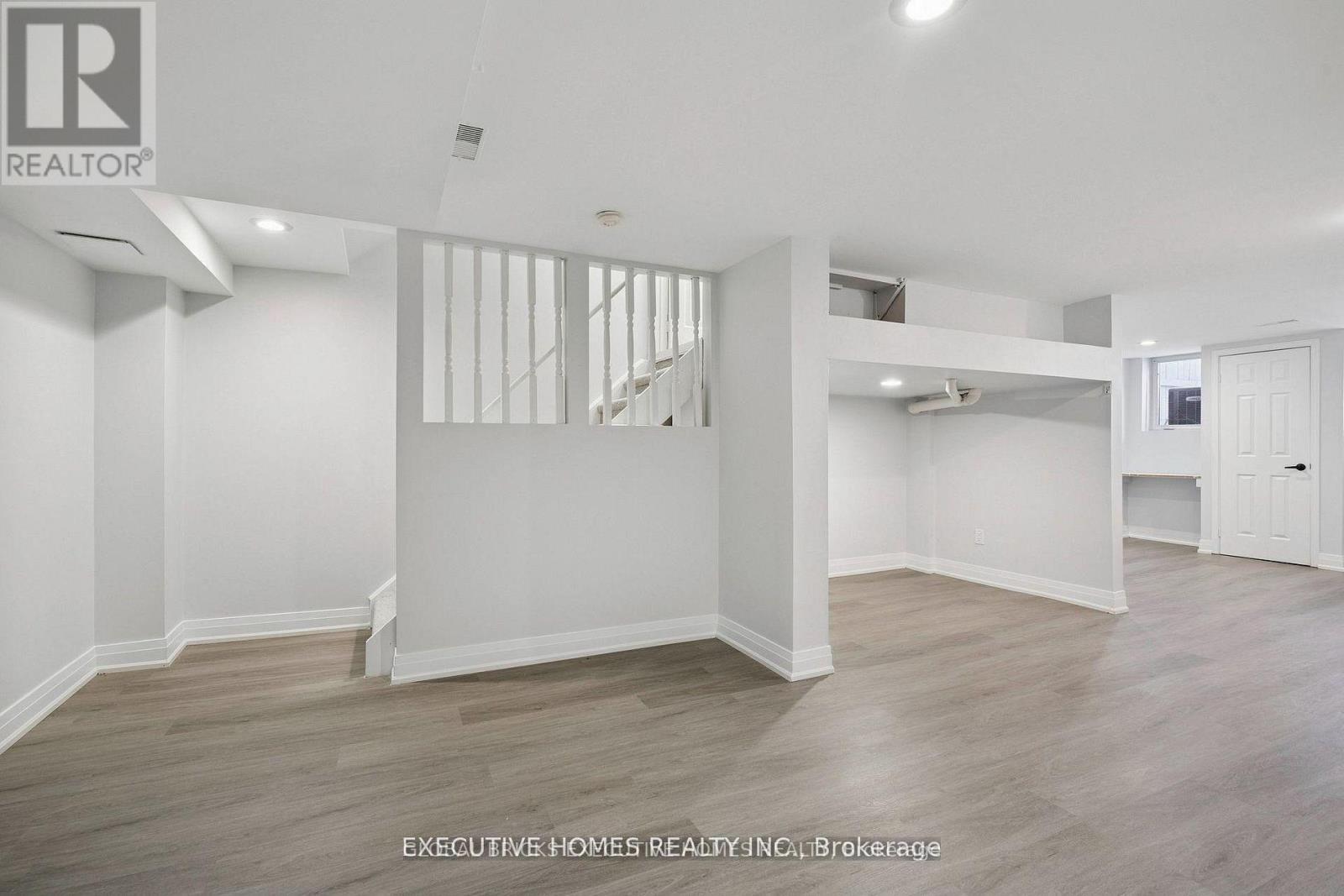 60 - 2665 Thomas Street Property Photo 23