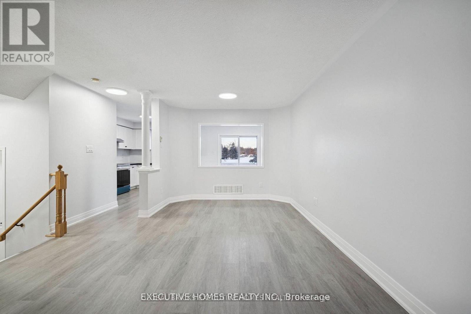 60 - 2665 Thomas Street Property Photo 32