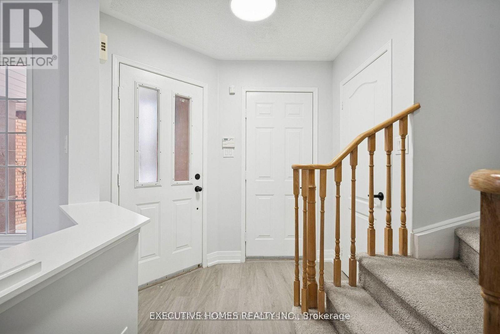 60 - 2665 Thomas Street Property Photo 37