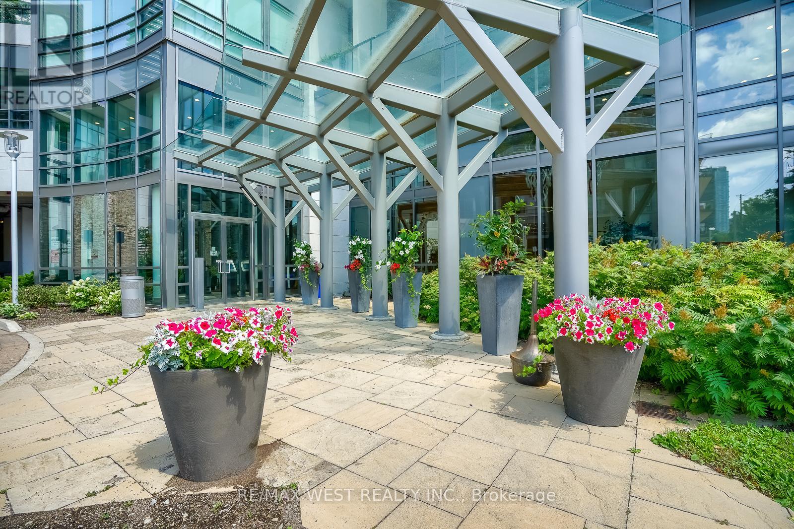 908 - 2240 Lake Shore Boulevard W Property Photo 3
