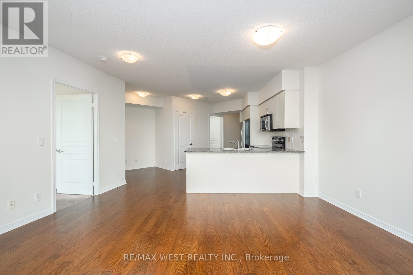 908 - 2240 Lake Shore Boulevard W Property Photo 13