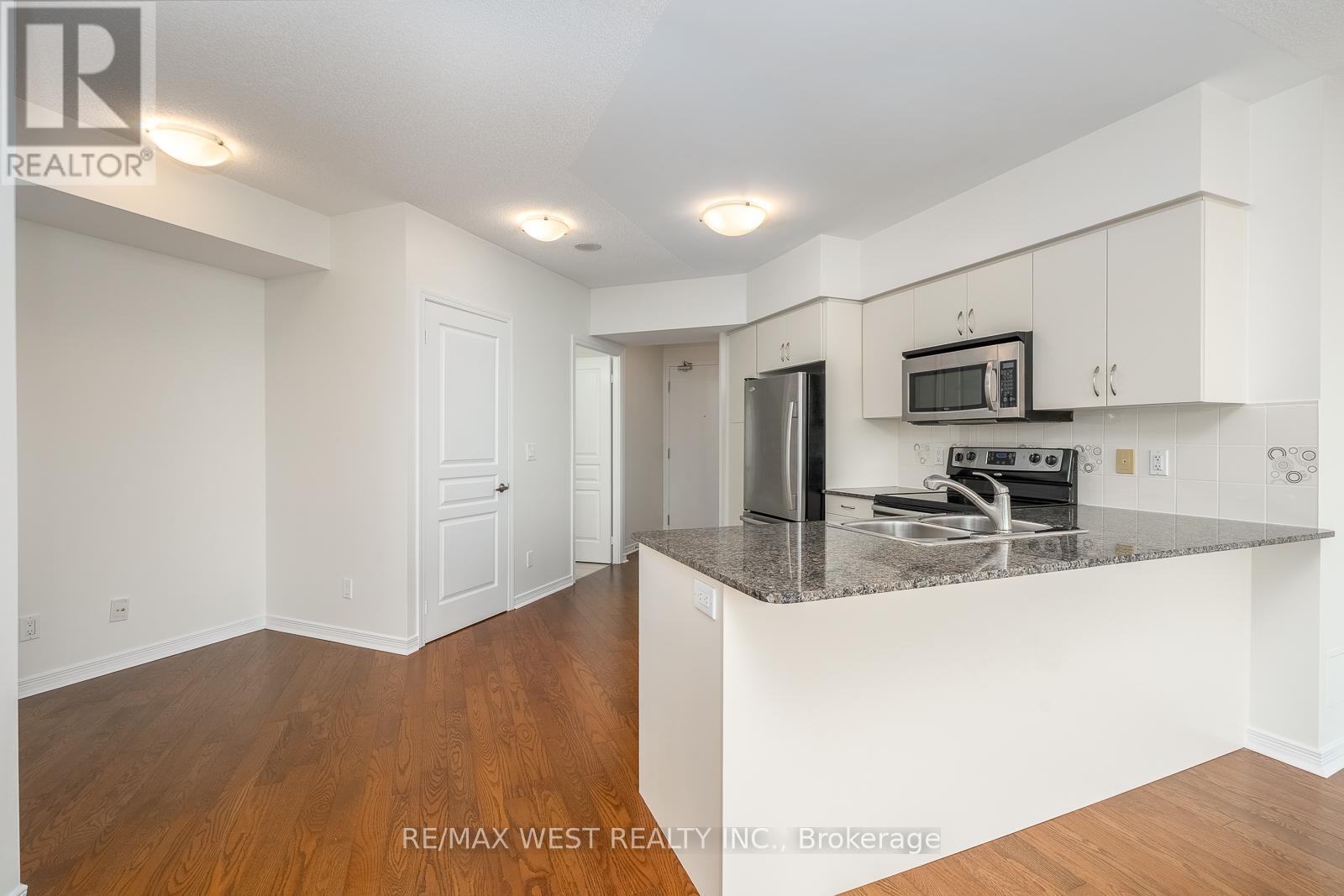 908 - 2240 Lake Shore Boulevard W Property Photo 15