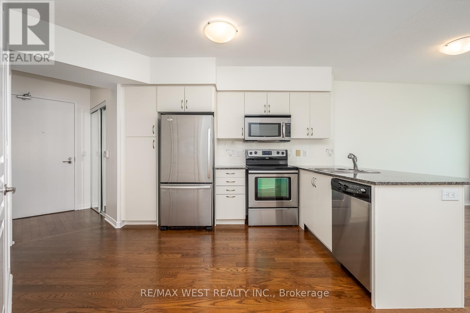 908 - 2240 Lake Shore Boulevard W Property Photo 21