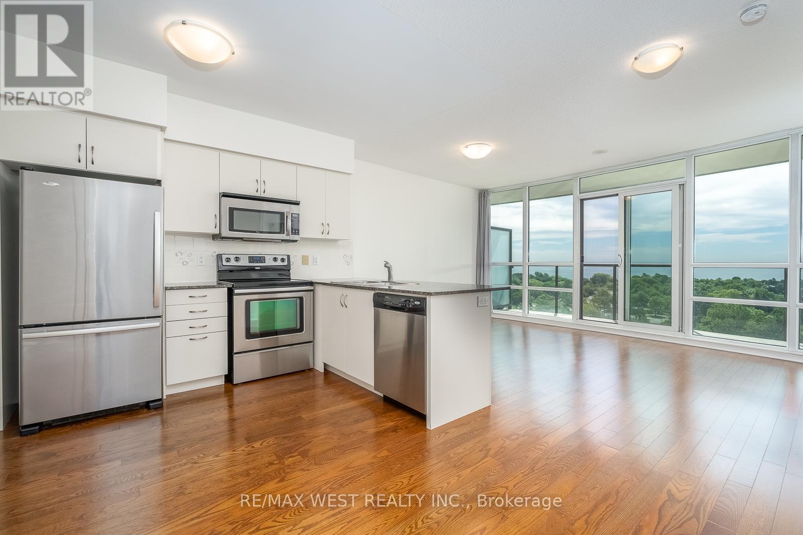 908 - 2240 Lake Shore Boulevard W Property Photo 23