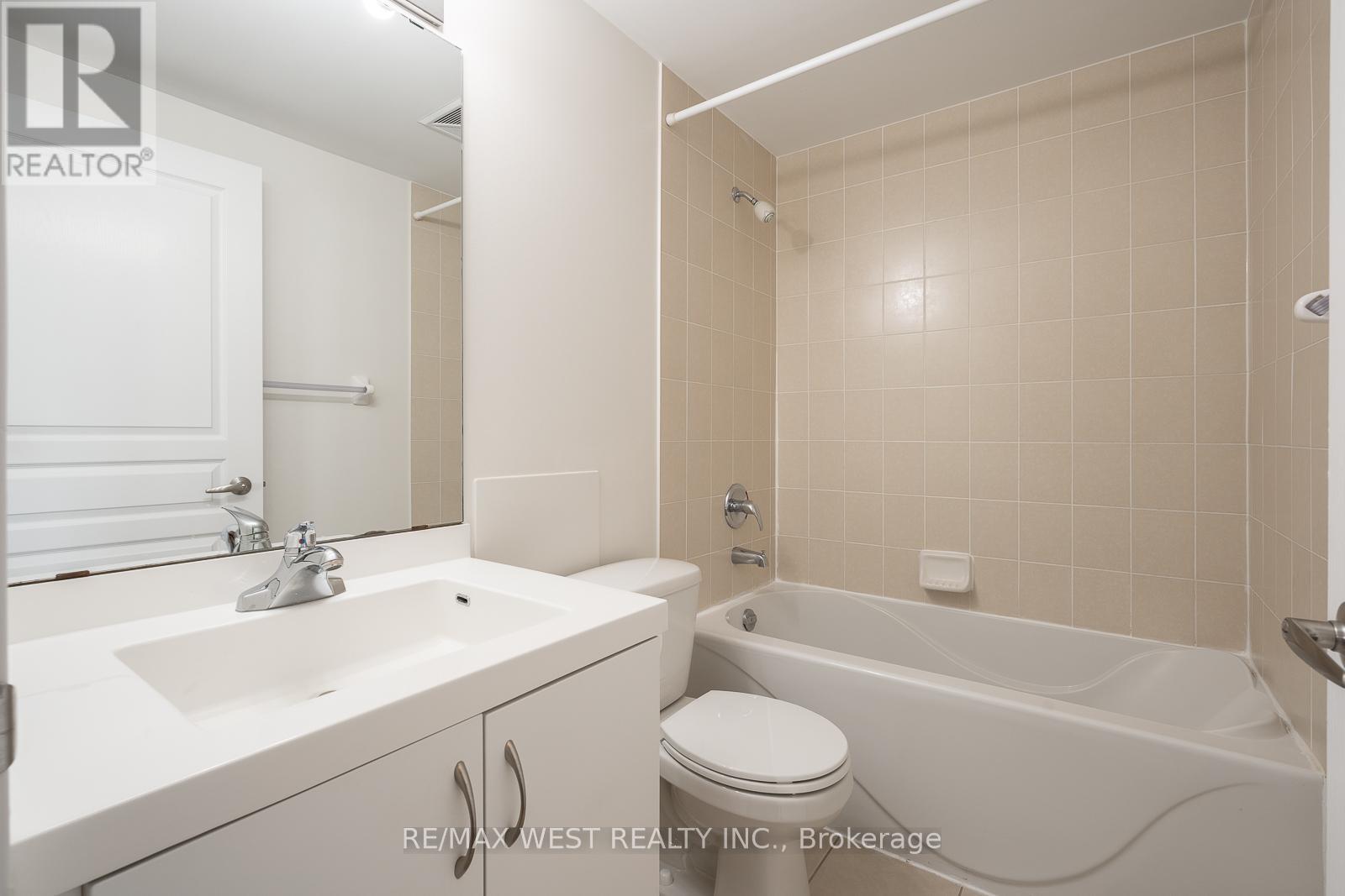 908 - 2240 Lake Shore Boulevard W Property Photo 25