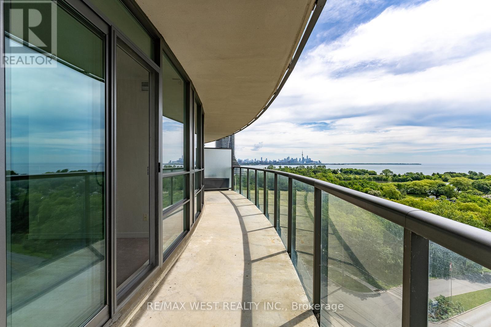 908 - 2240 Lake Shore Boulevard W Property Photo 31
