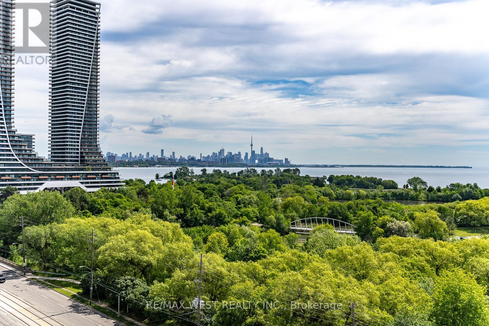 908 - 2240 Lake Shore Boulevard W Property Photo 33