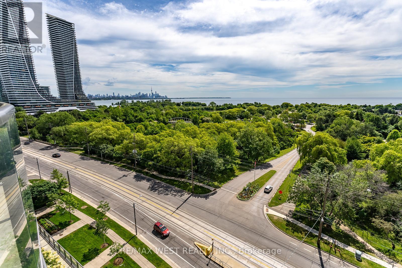908 - 2240 Lake Shore Boulevard W Property Photo 34
