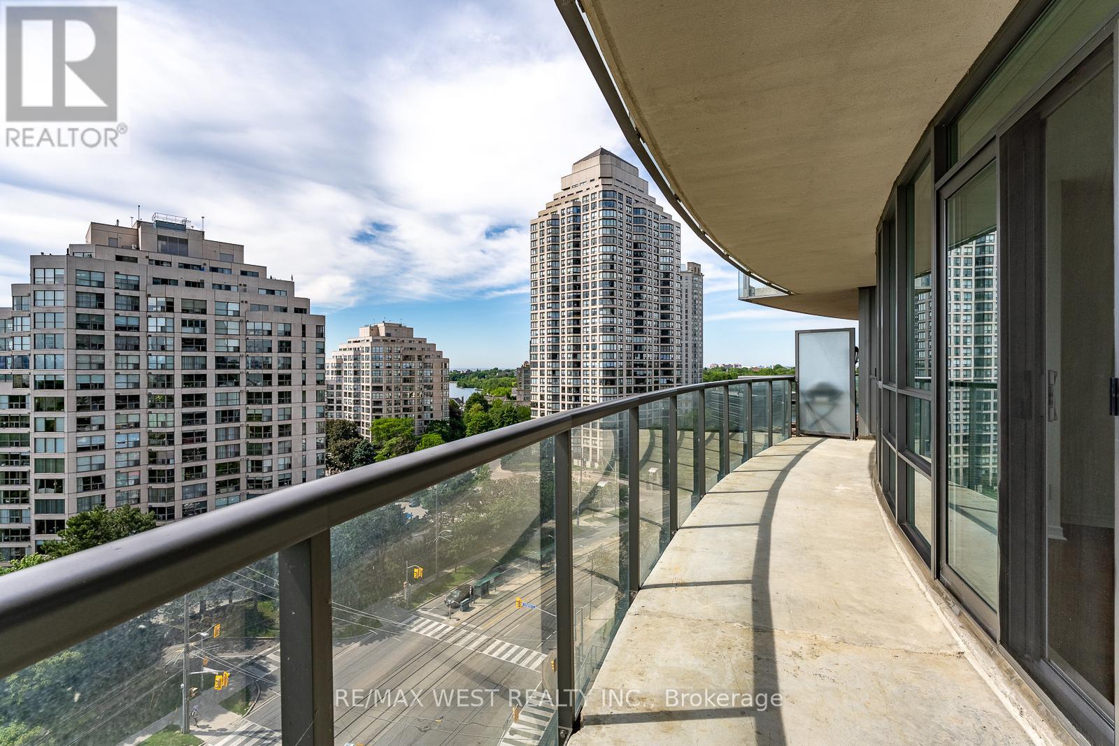 908 - 2240 Lake Shore Boulevard W Property Photo 35