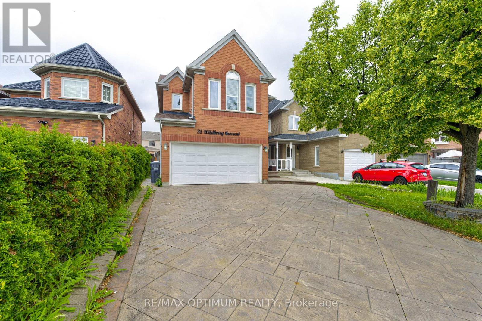 35 Wildberry Crescent Property Photo 2