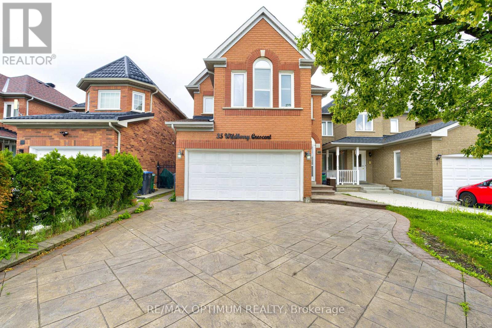 35 Wildberry Crescent Property Photo 3