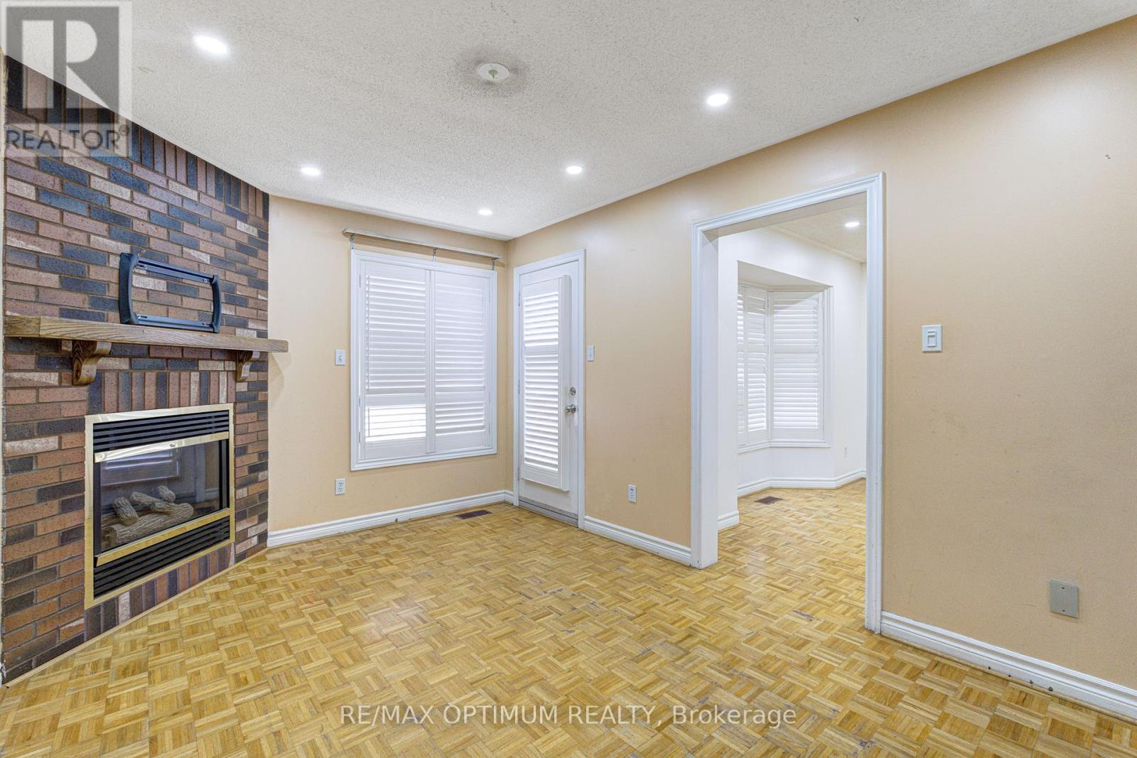 35 Wildberry Crescent Property Photo 9