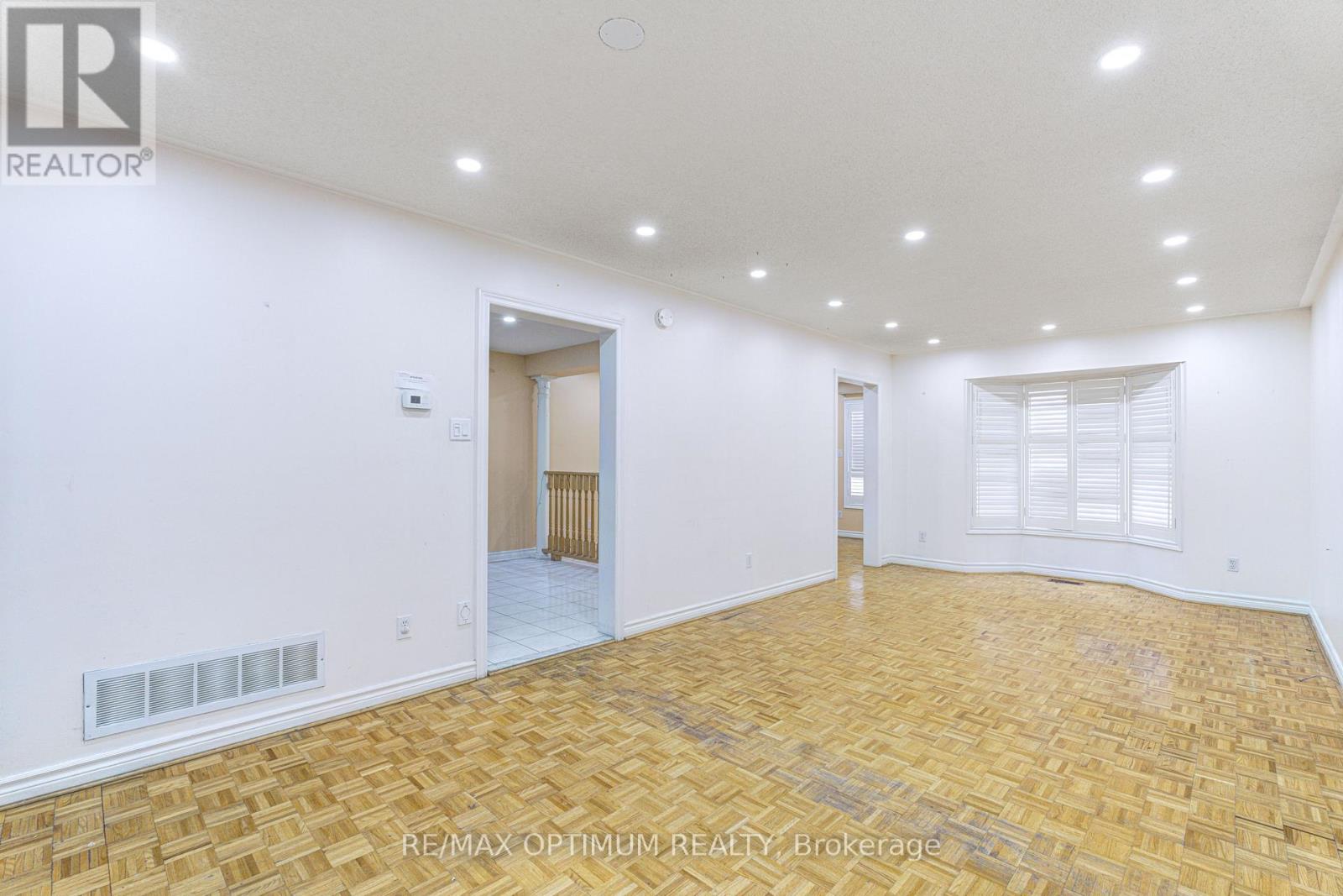 35 Wildberry Crescent Property Photo 14