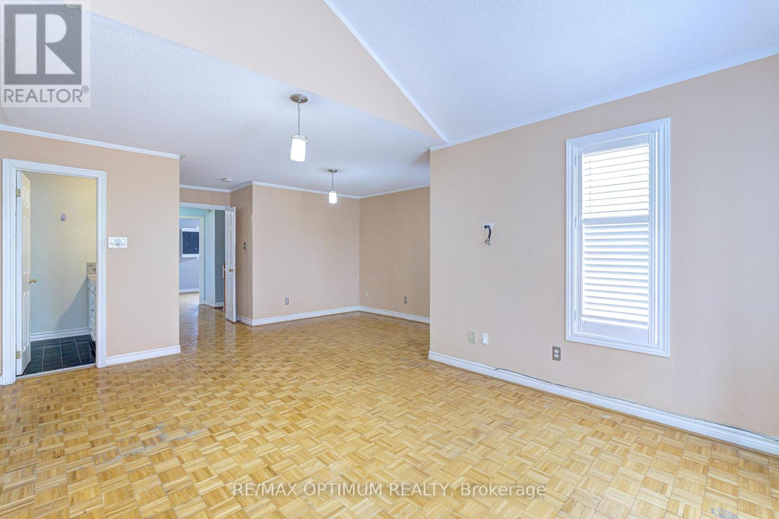 35 Wildberry Crescent Property Photo 18