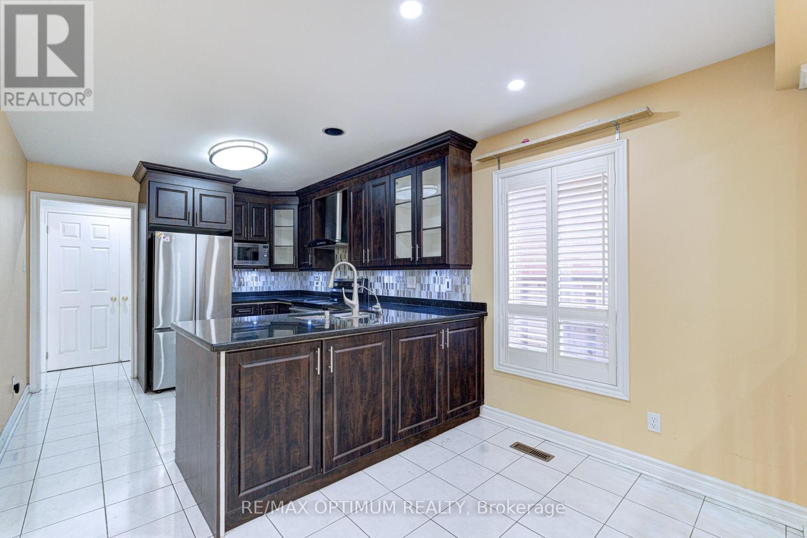 35 Wildberry Crescent Property Photo 20