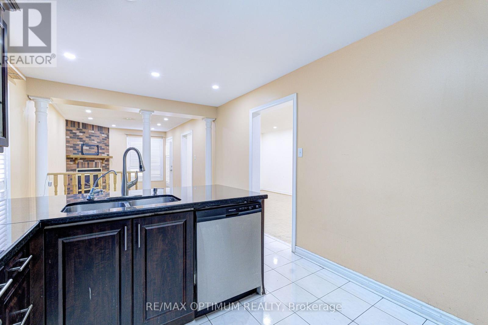 35 Wildberry Crescent Property Photo 21
