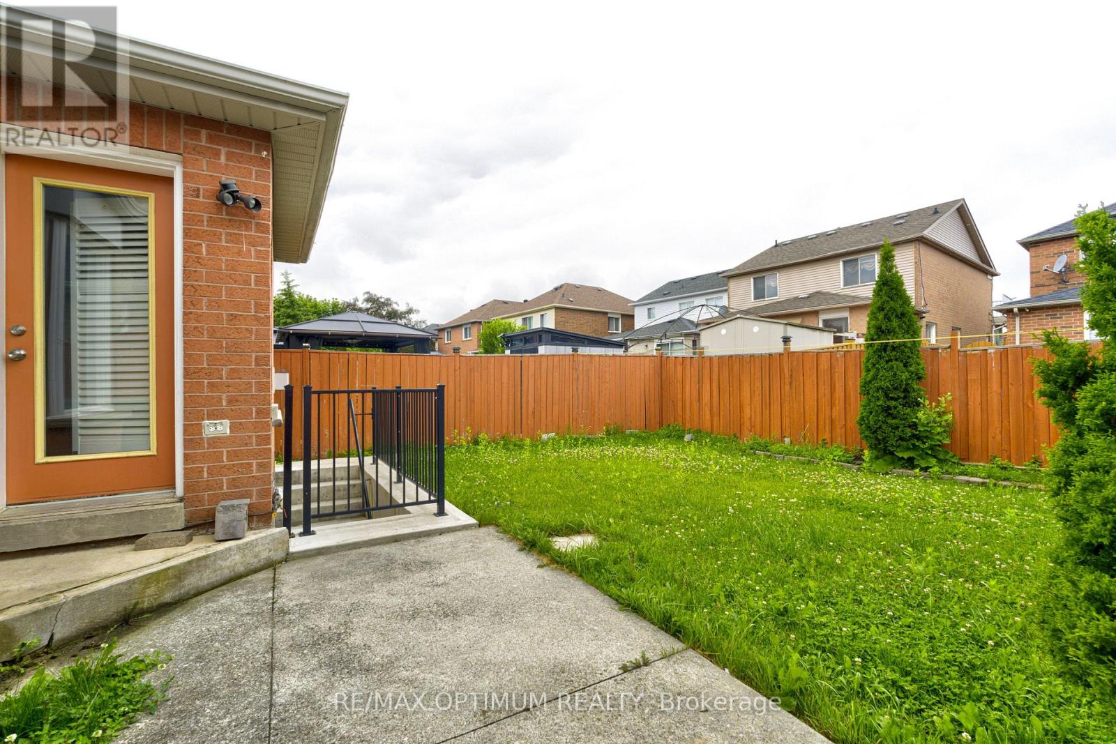 35 Wildberry Crescent Property Photo 44