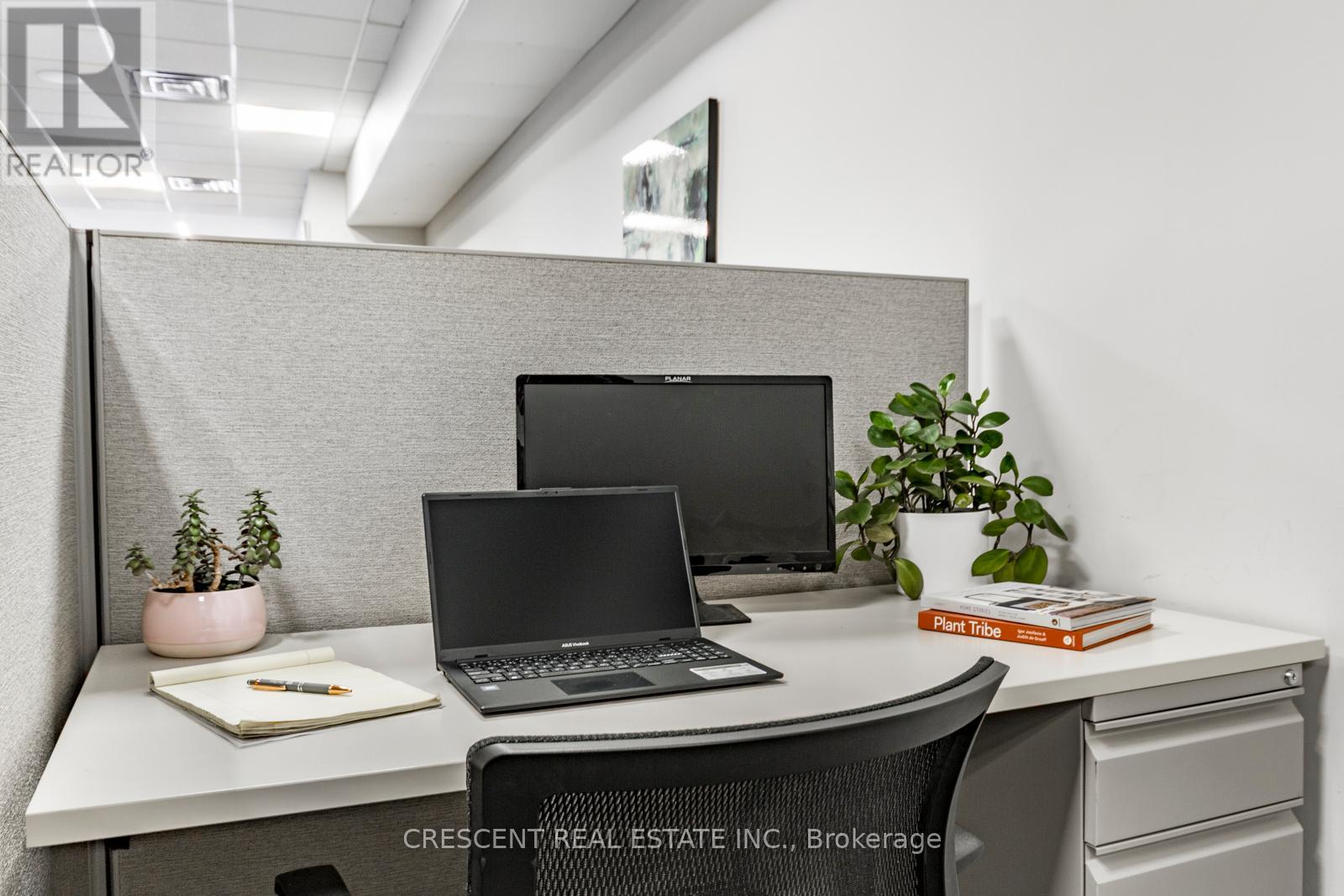 CUBICLE 4 - 347 JANE STREET