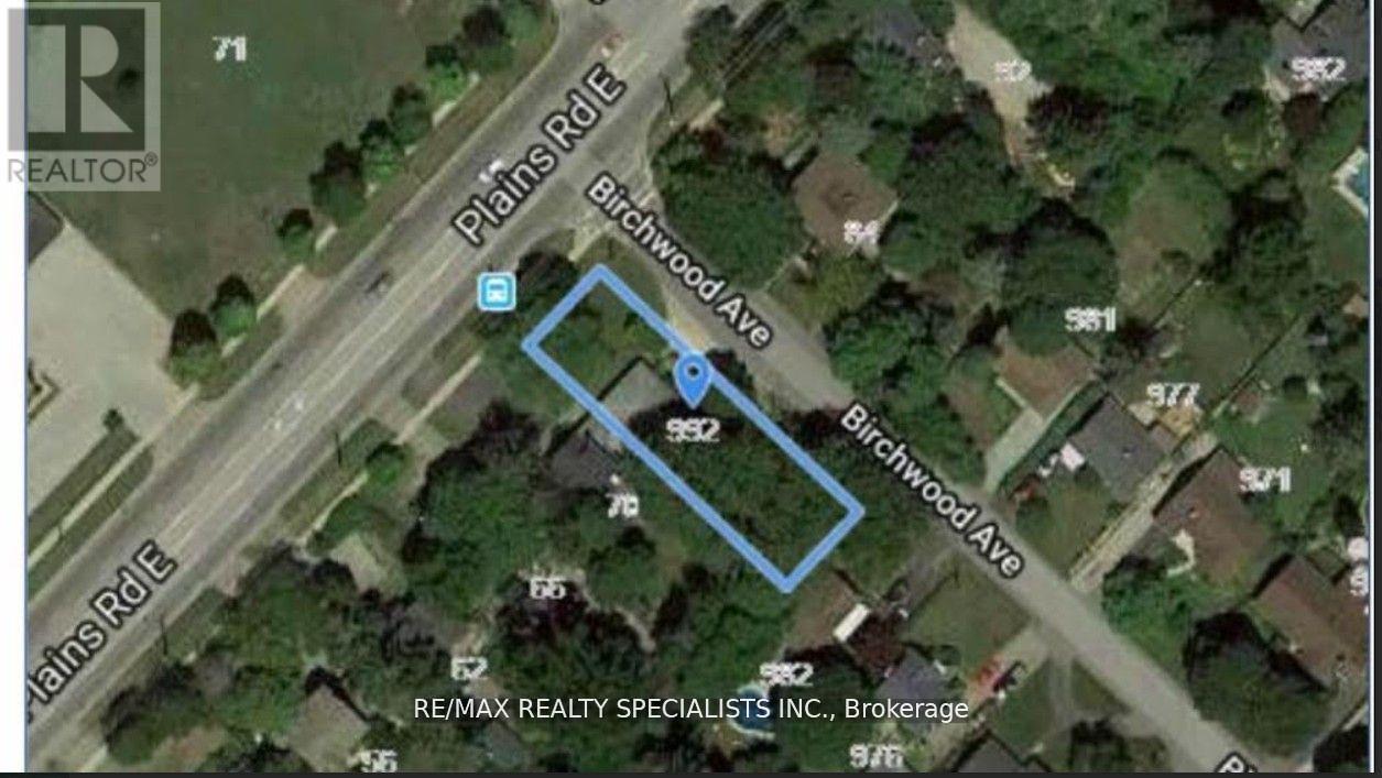 990-992 Birchwood Avenue Property Photo 3