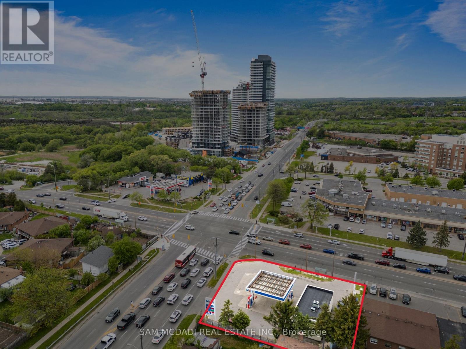 6199 Steeles Avenue W Property Photo 2
