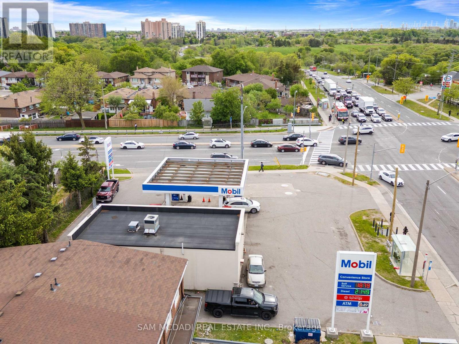 6199 Steeles Avenue W Property Photo 8