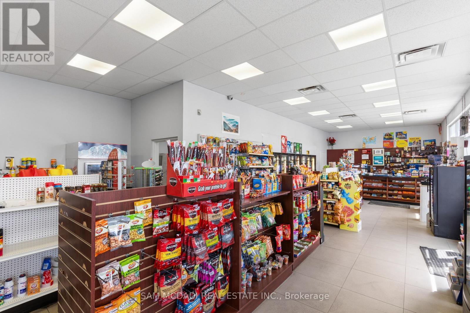 6199 Steeles Avenue W Property Photo 12