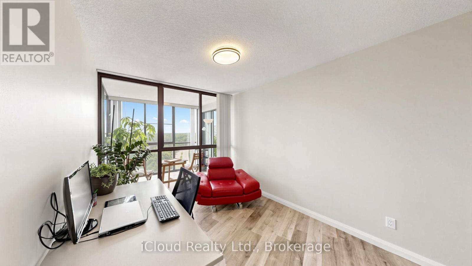 1005 - 1230 Marlborough Court Property Photo 26