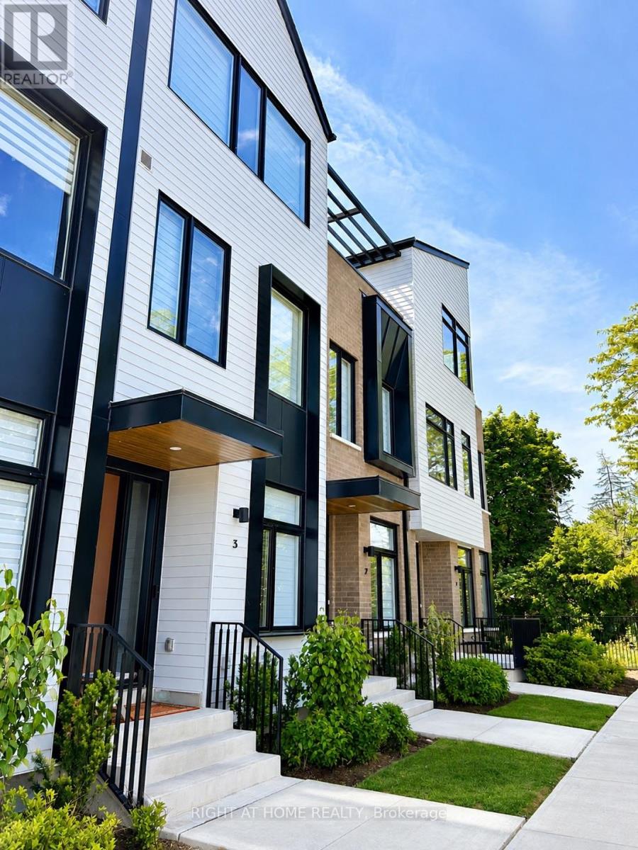 3 - 10 LOU PARSONS WAY