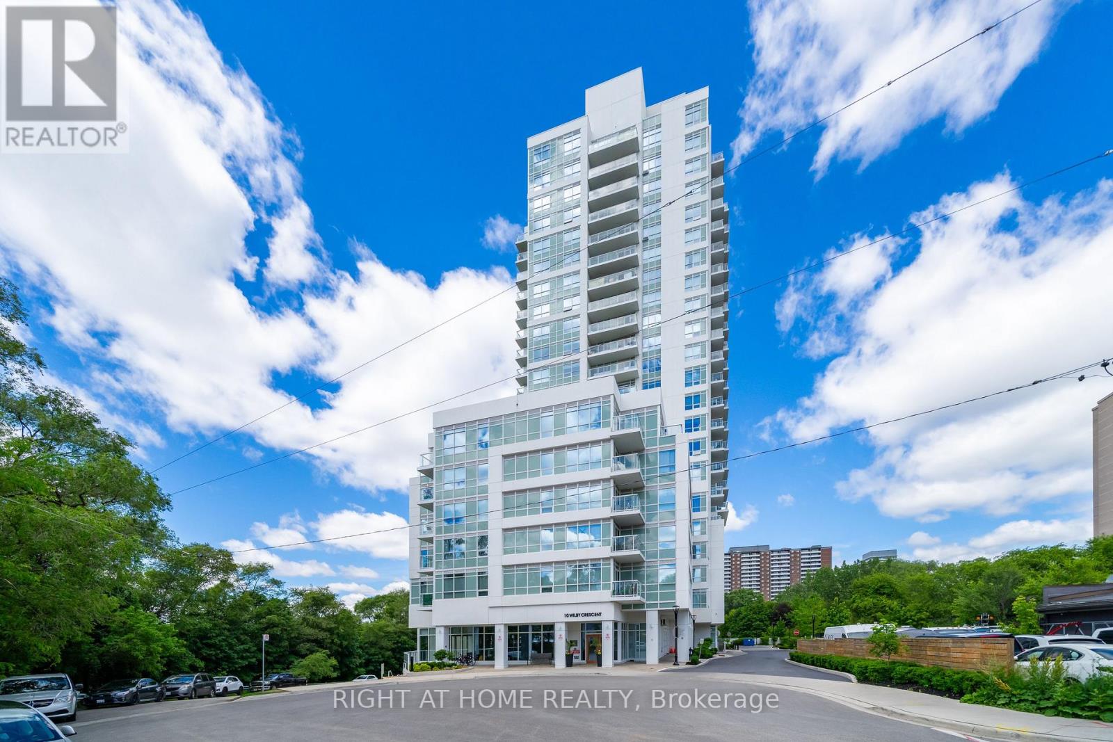 807 - 10 WILBY CRESCENT