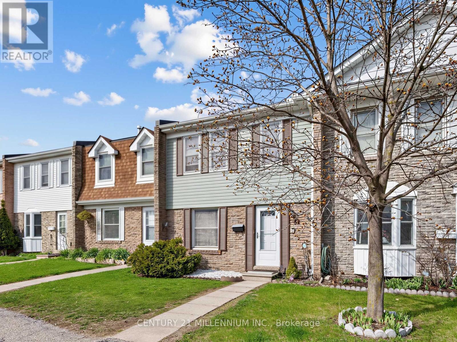 52 - 1020 Central Park Drive W Property Photo 1
