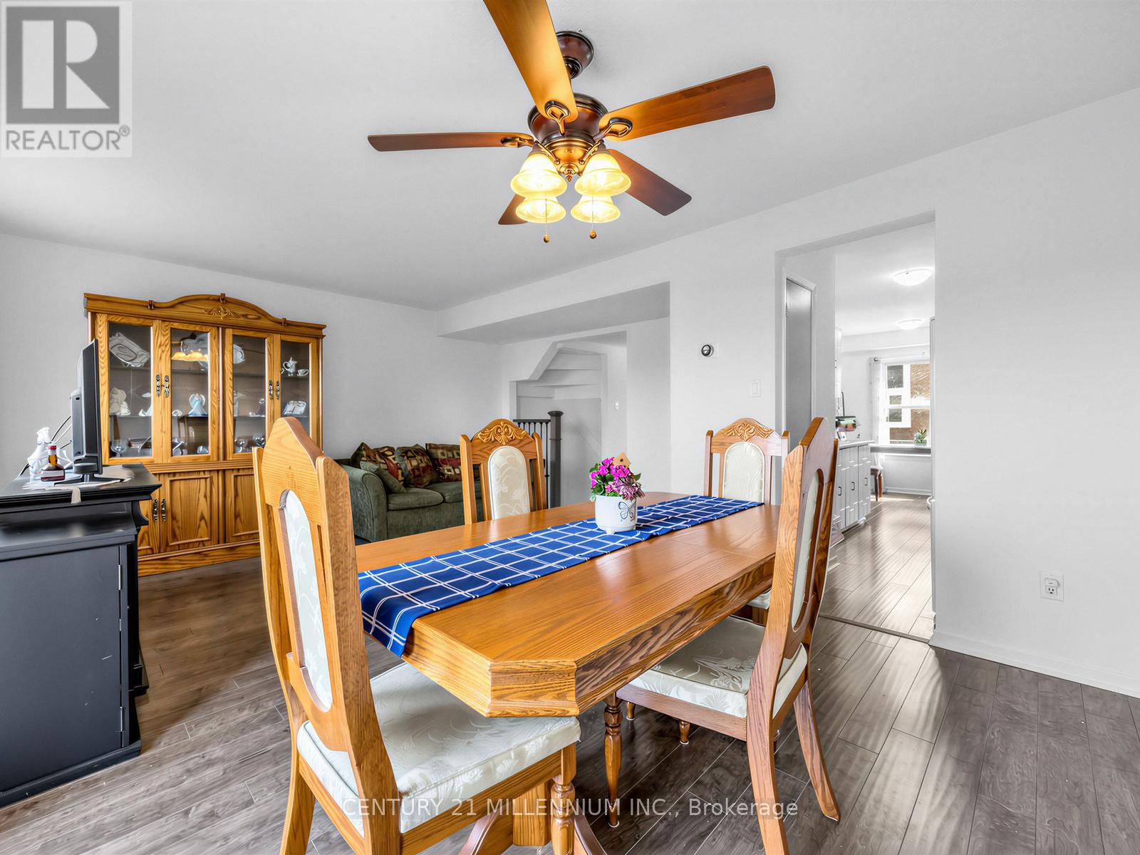 52 - 1020 Central Park Drive W Property Photo 9
