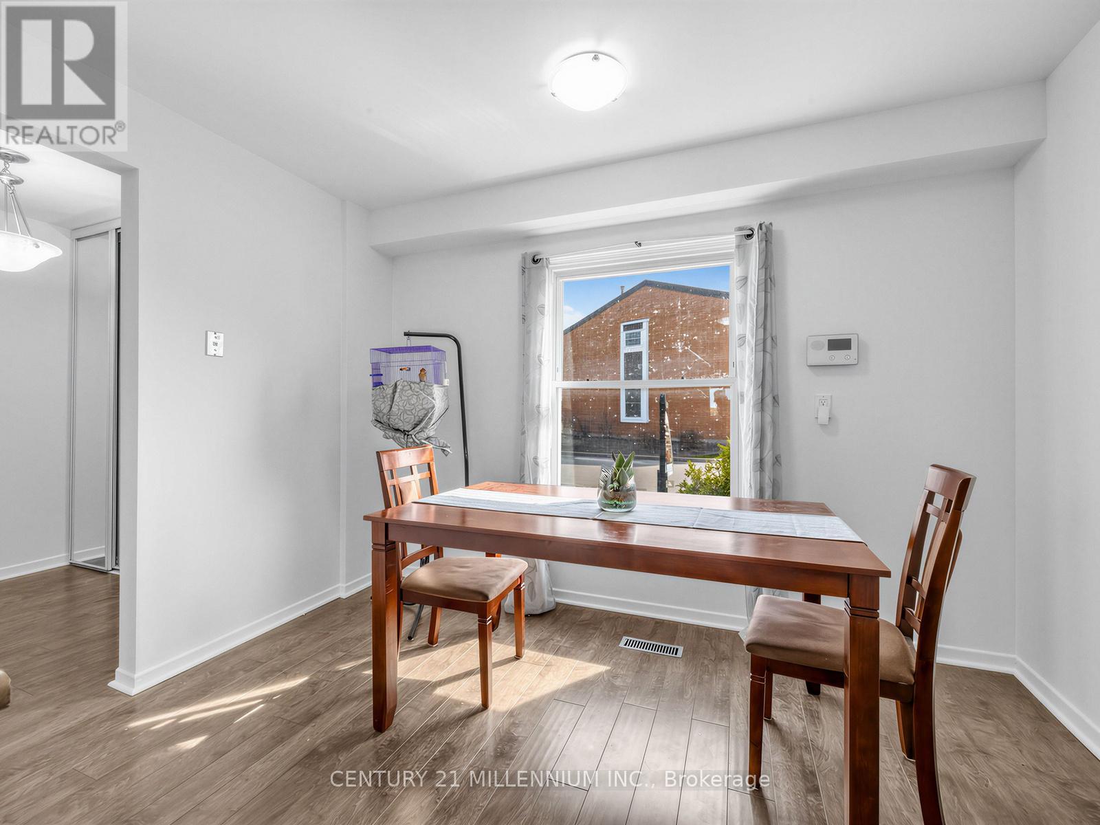 52 - 1020 Central Park Drive W Property Photo 12