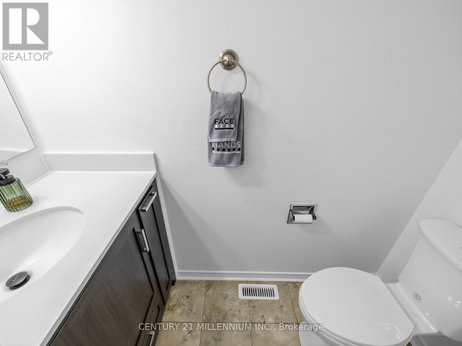 52 - 1020 Central Park Drive W Property Photo 15