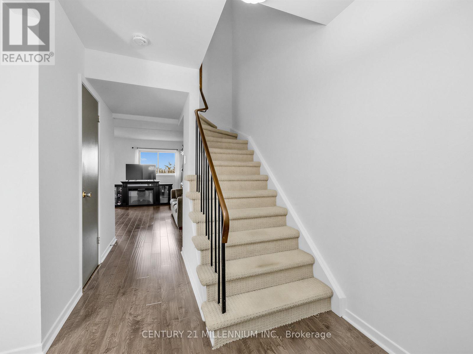 52 - 1020 Central Park Drive W Property Photo 16