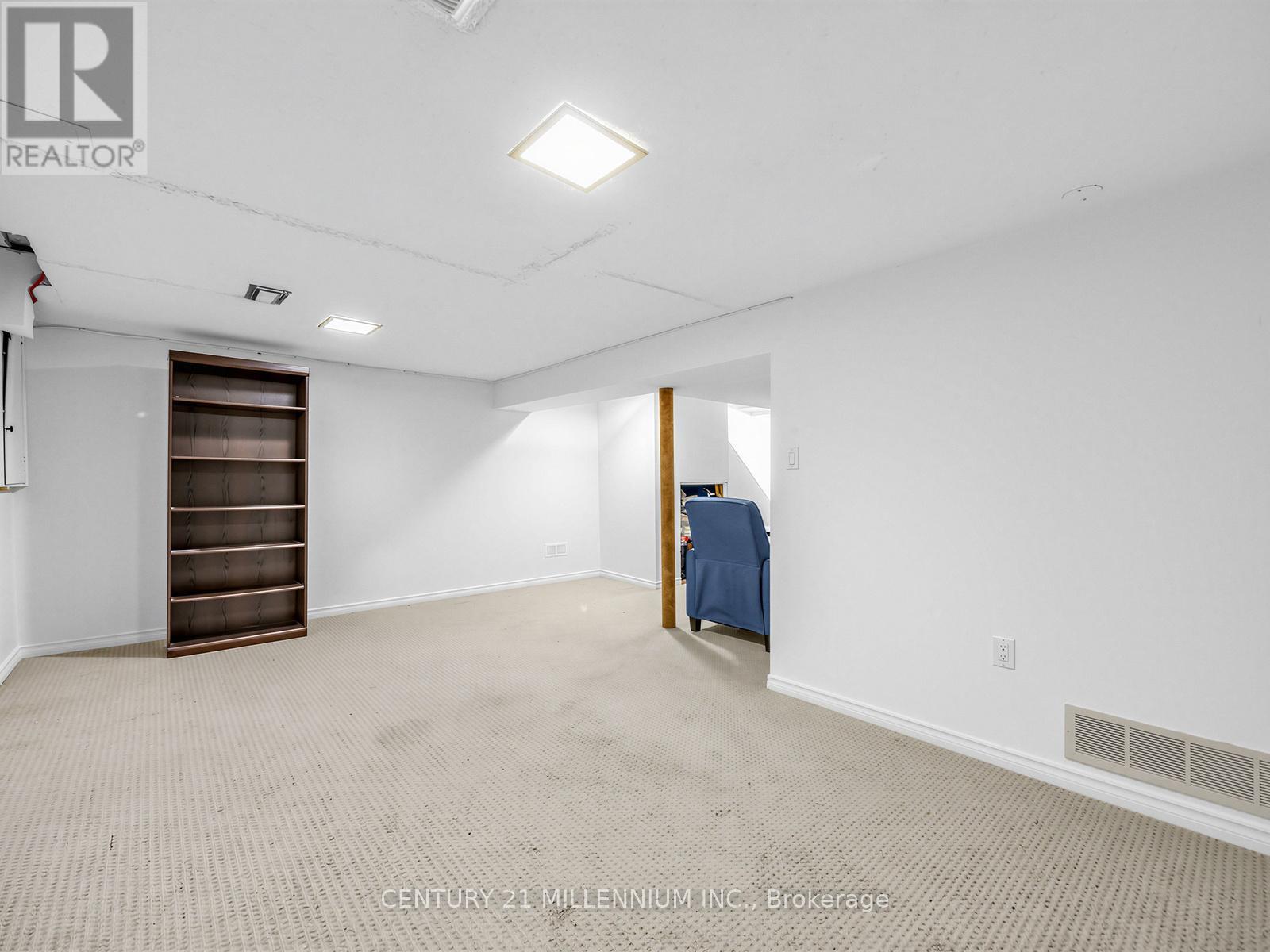52 - 1020 Central Park Drive W Property Photo 20
