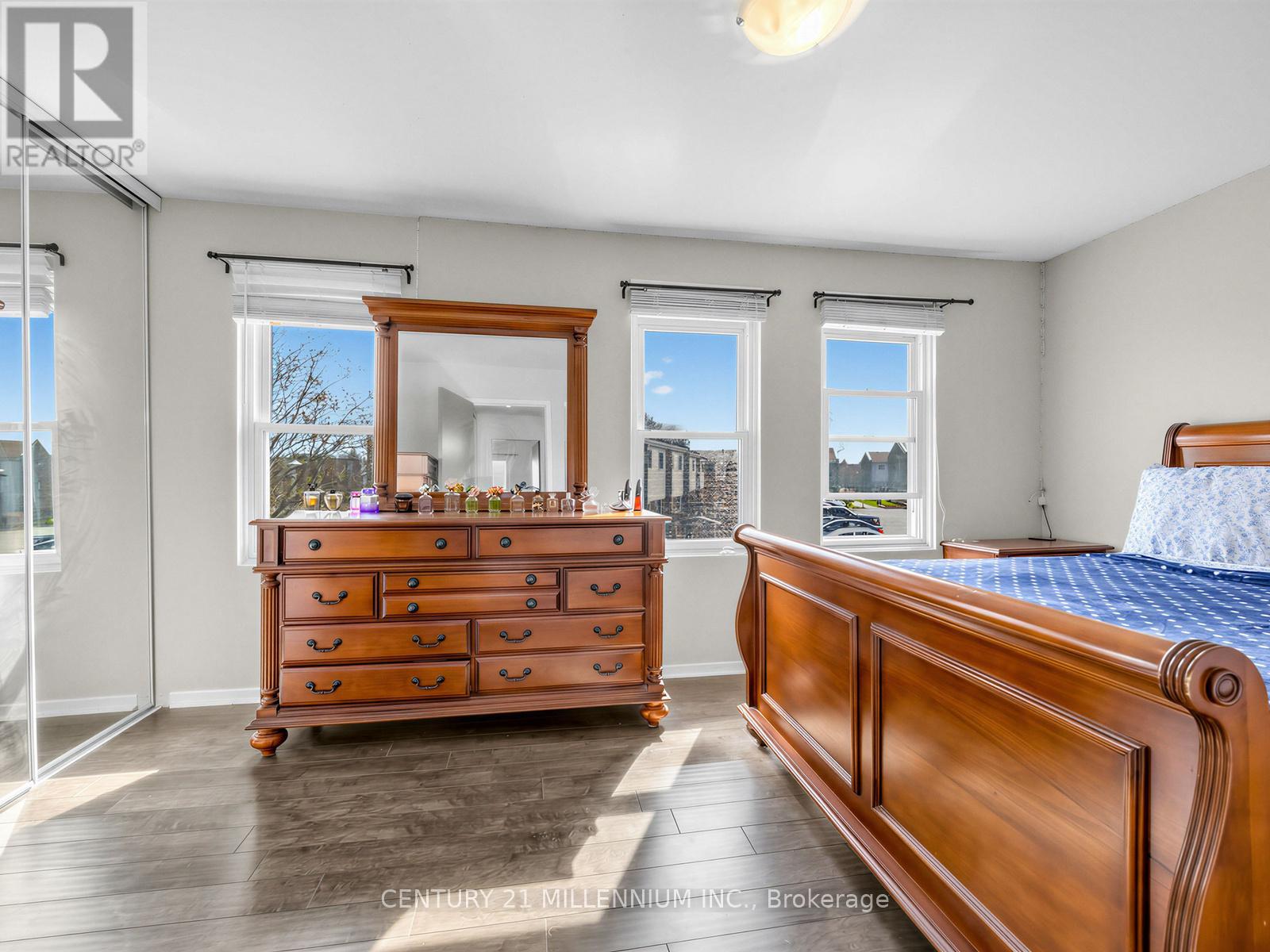 52 - 1020 Central Park Drive W Property Photo 23