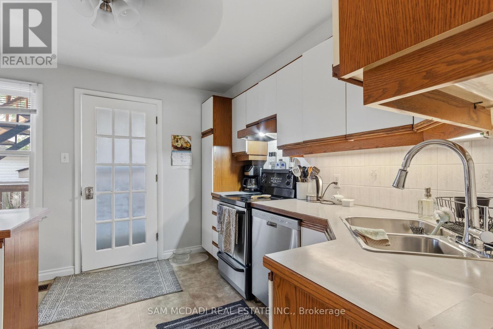 2430 - 2432 First Street Property Photo 15