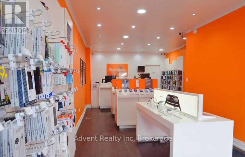 Ground Floor - 1454 Queen Street W Property Photo 4