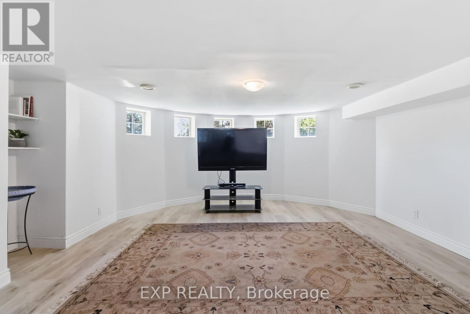1401 Tamworth Court Property Photo 6