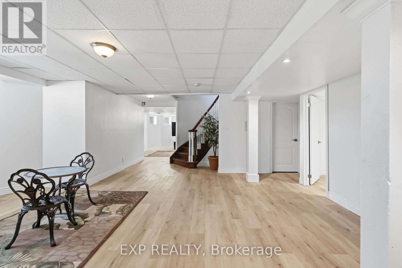 1401 Tamworth Court Property Photo 8