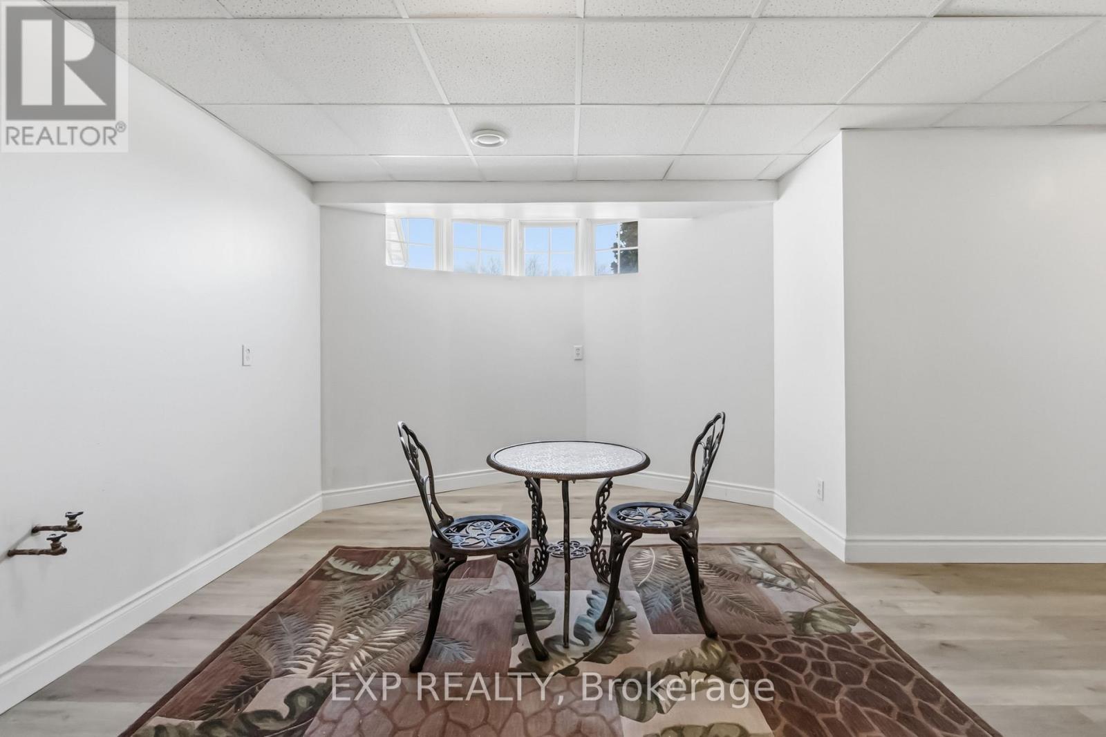 1401 Tamworth Court Property Photo 9