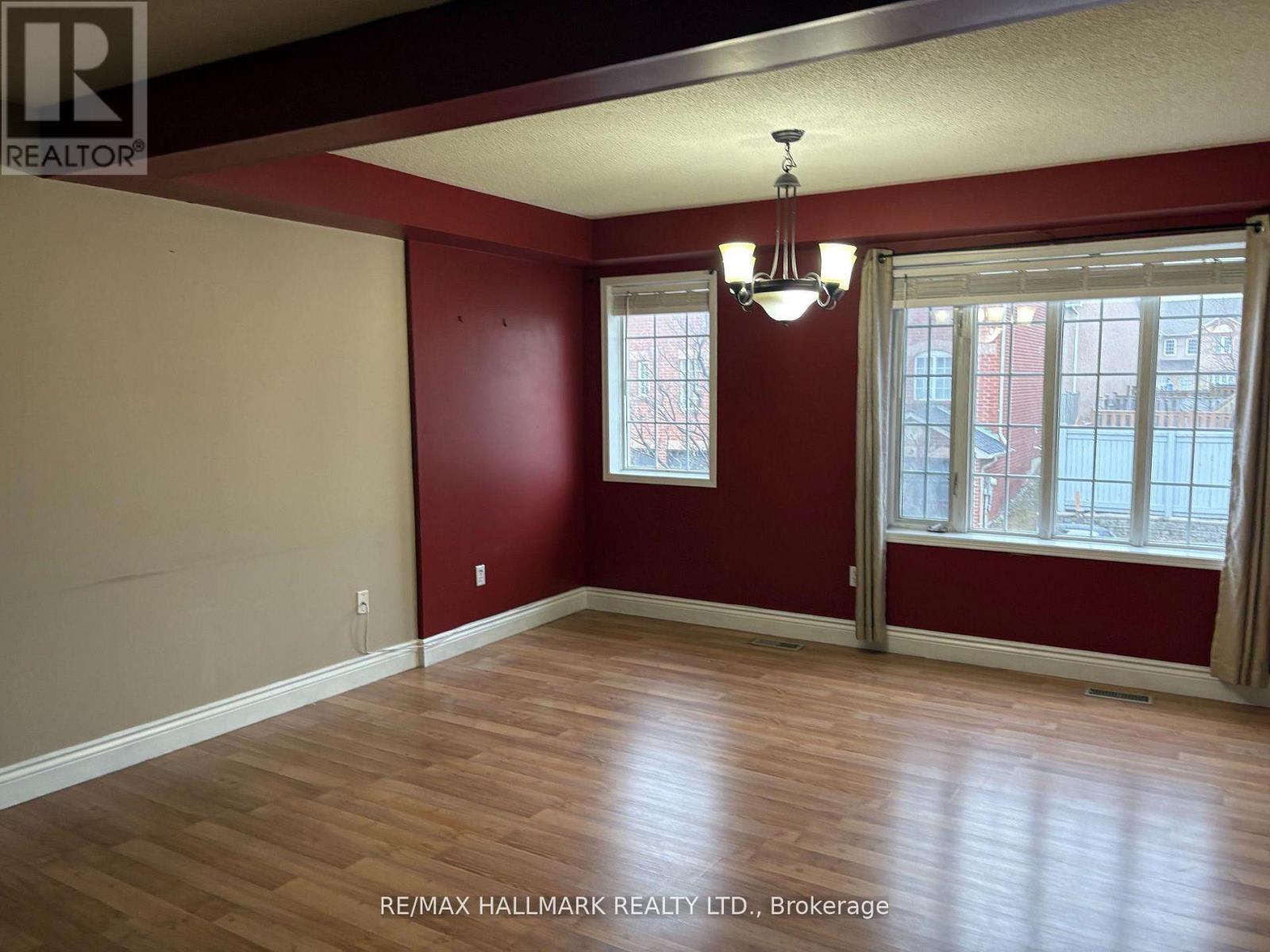 138 Spadina Road Property Photo 3