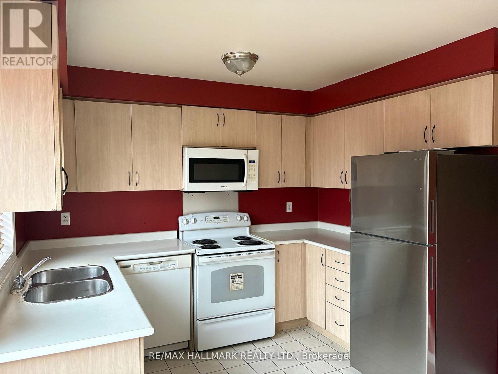 138 Spadina Road Property Photo 4