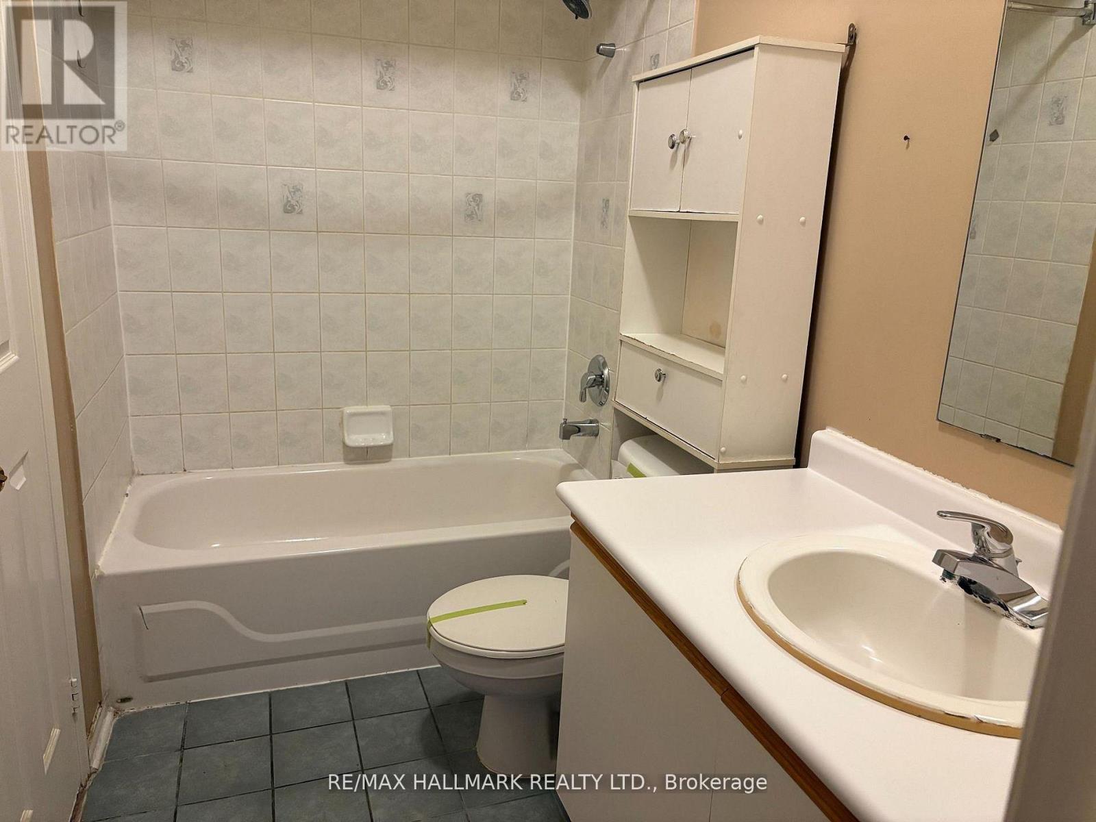 138 Spadina Road Property Photo 9